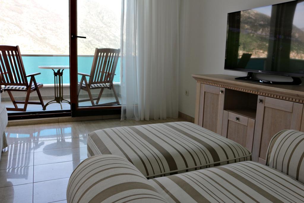 Apartment Miramare Kotor Bagian luar foto
